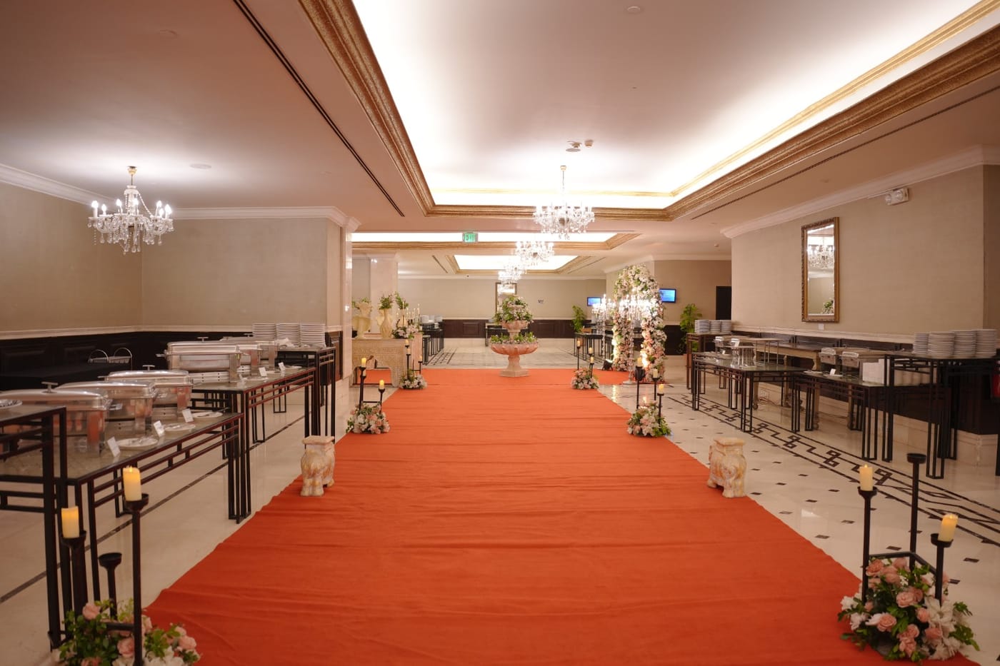 Ballroom Entrance & Aisle