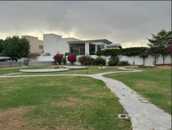 Private Lawn